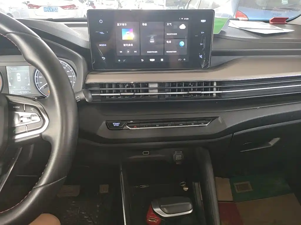 Geely Vision X3 — миниатюра 13
