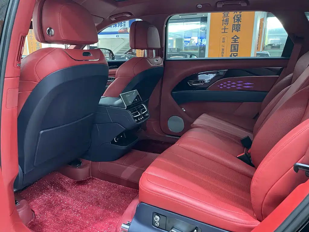 Bentley Bentayga — миниатюра 7