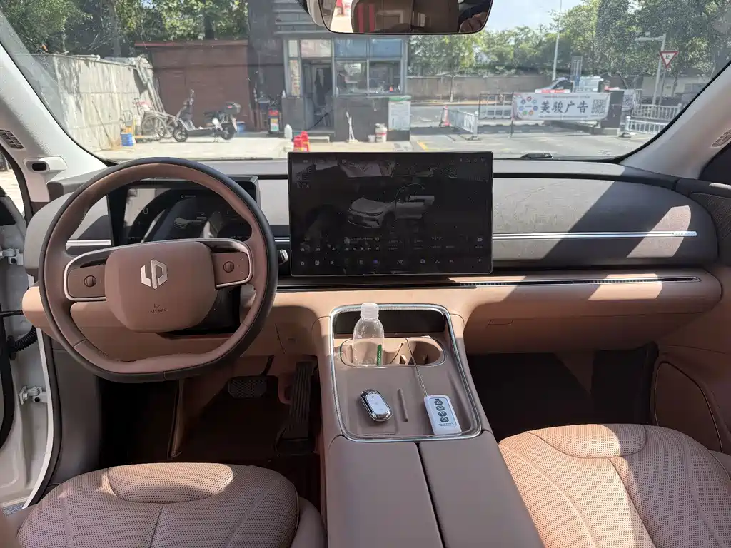 Leapmotor Leapmotor C11 — миниатюра 9