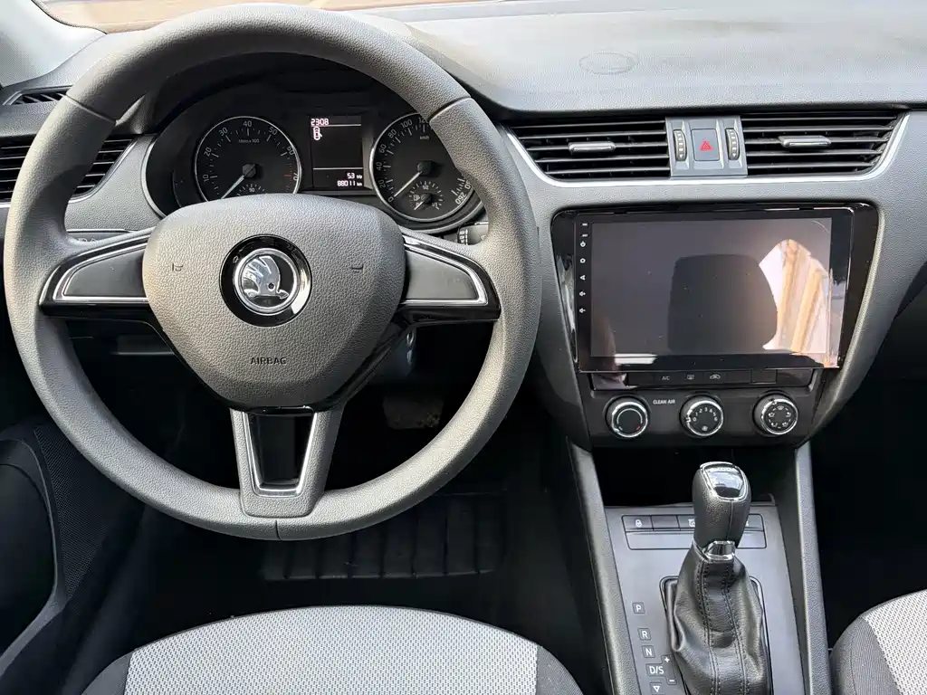 Skoda Octavia — миниатюра 16