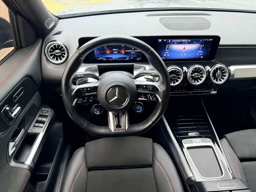Mercedes-Benz GLB AMG — миниатюра 20