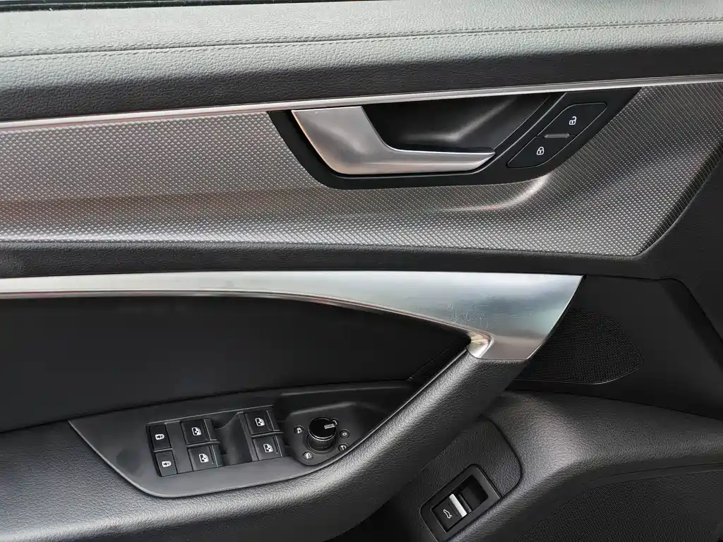 Audi A6L — миниатюра 11