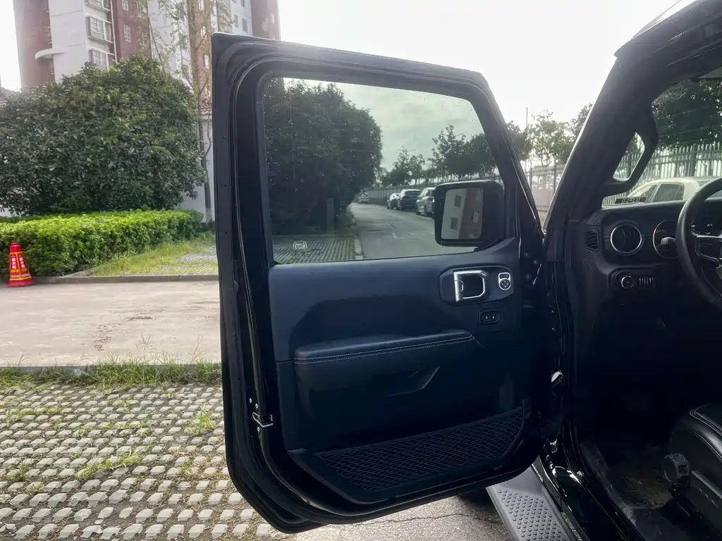 Jeep Wrangler — миниатюра 5