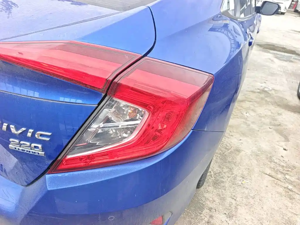 Honda Civic — миниатюра 8