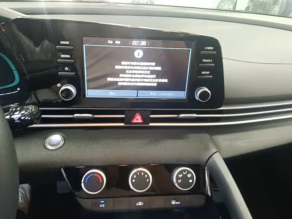 Hyundai Elantra — миниатюра 13