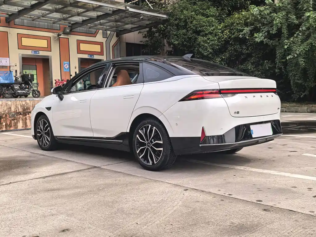 XPeng P5 — миниатюра 17