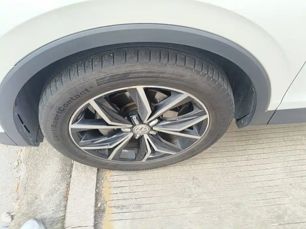 Volkswagen Tiguan L — миниатюра 23