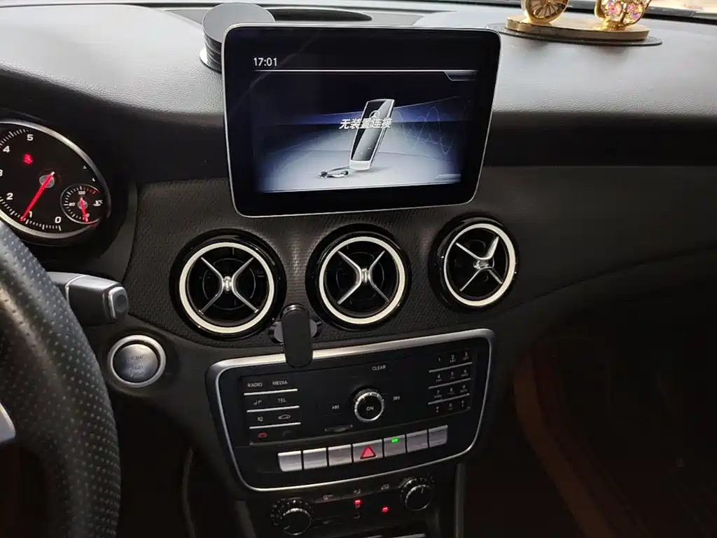 Mercedes-Benz GLA — миниатюра 13