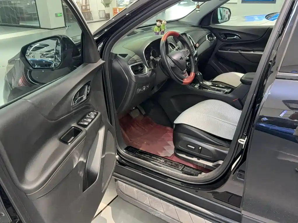 Chevrolet Equinox — миниатюра 11