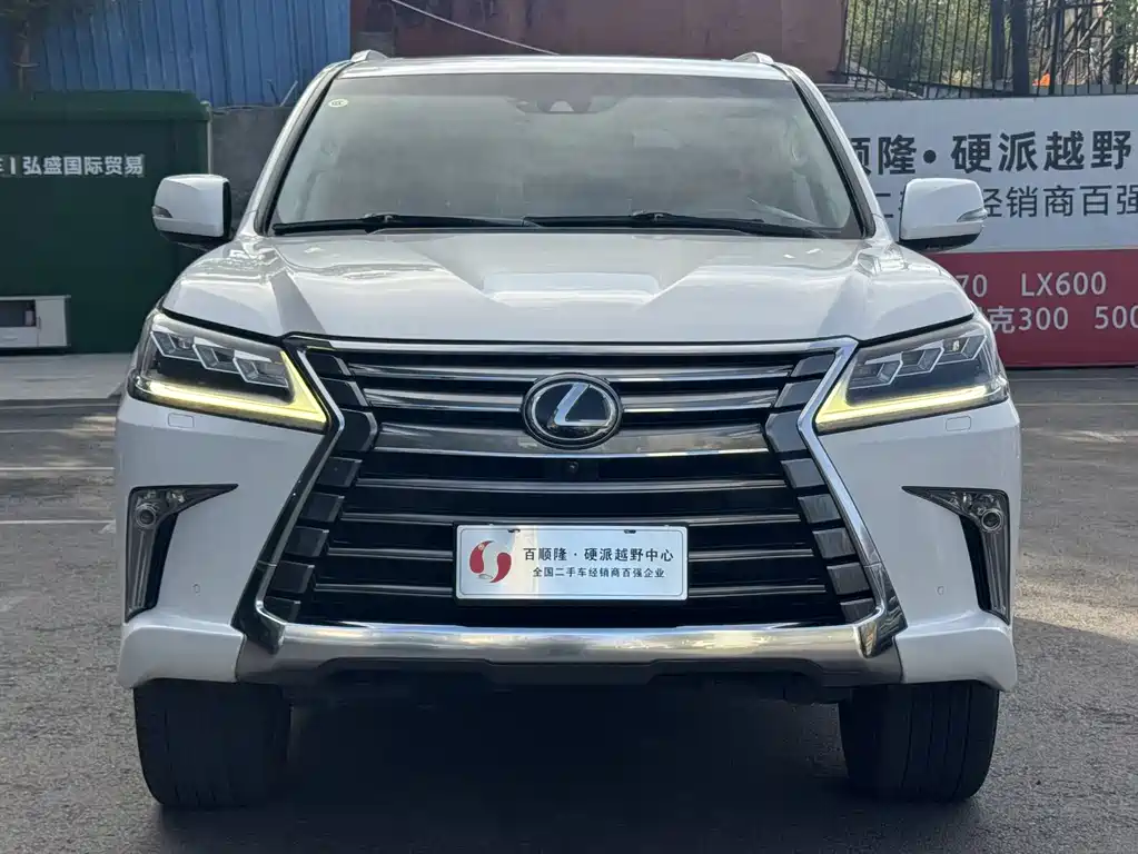 Lexus LX — миниатюра 2