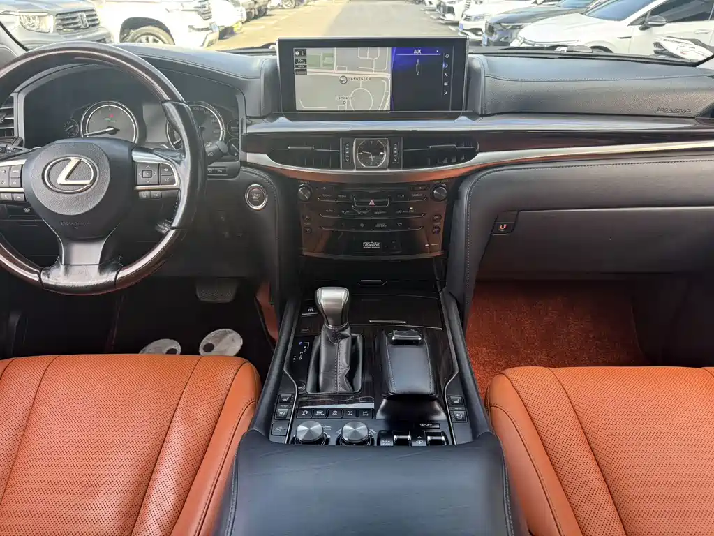 Lexus LX — миниатюра 14