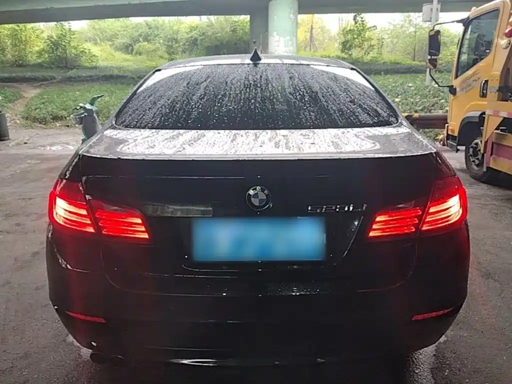 BMW 5 Series — миниатюра 6