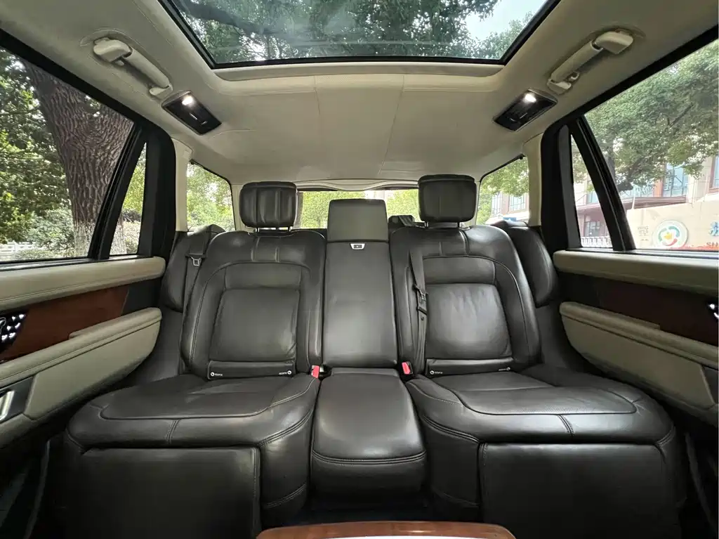 Land Rover Range Rover — миниатюра 9