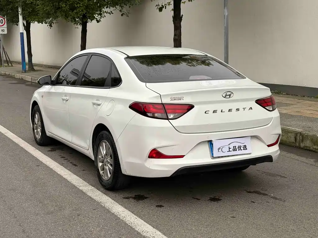 Hyundai Elantra — миниатюра 6