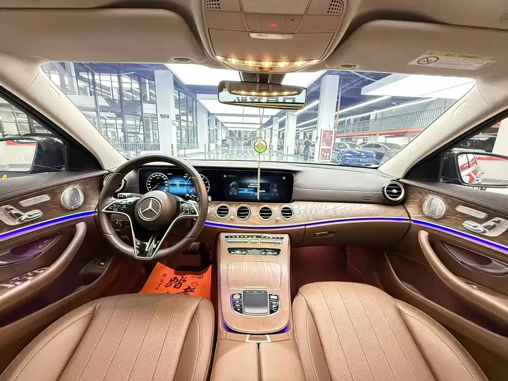 Mercedes-Benz E-Class — миниатюра 5