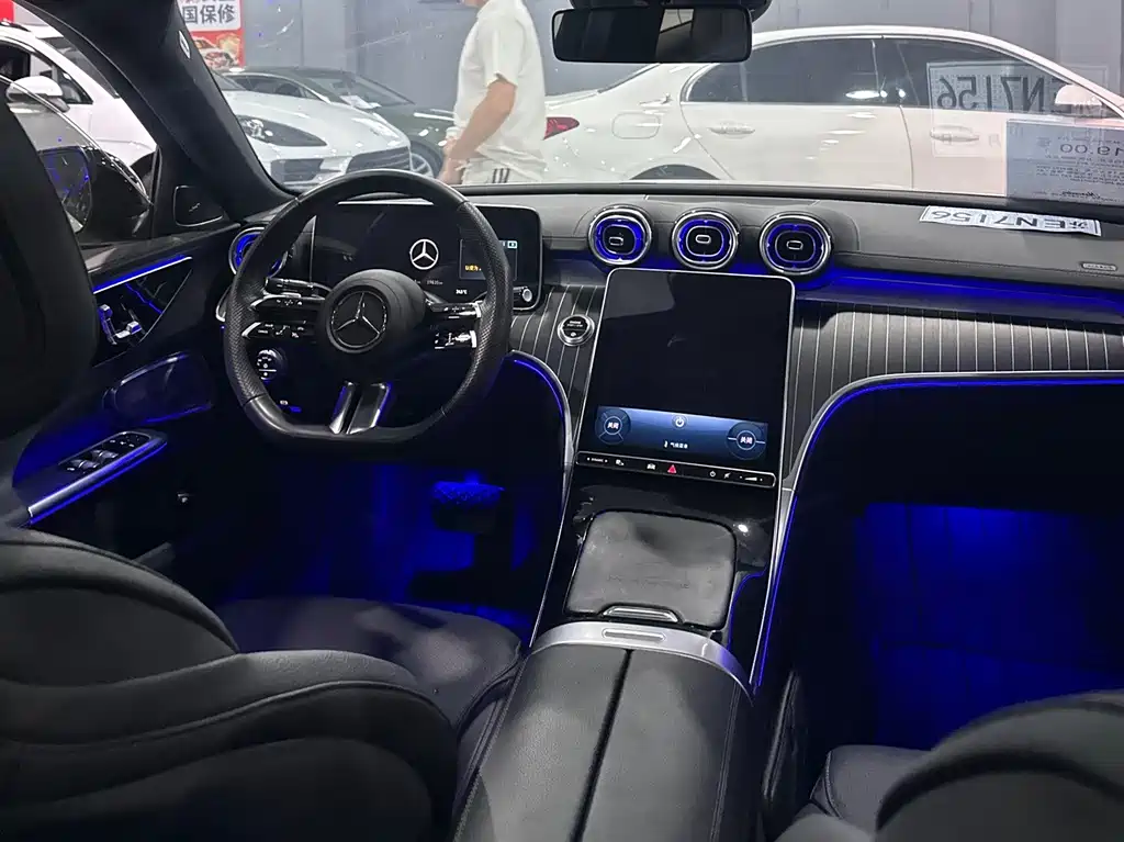 Mercedes-Benz C-Class — миниатюра 13