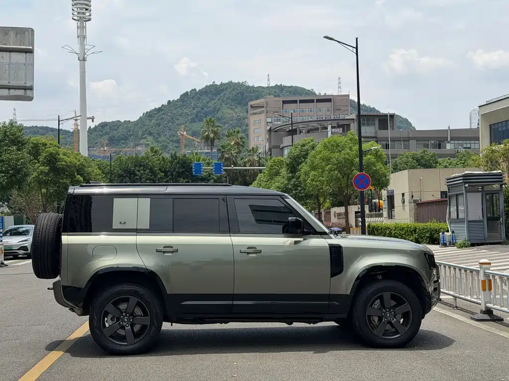 Land Rover Defender — миниатюра 15