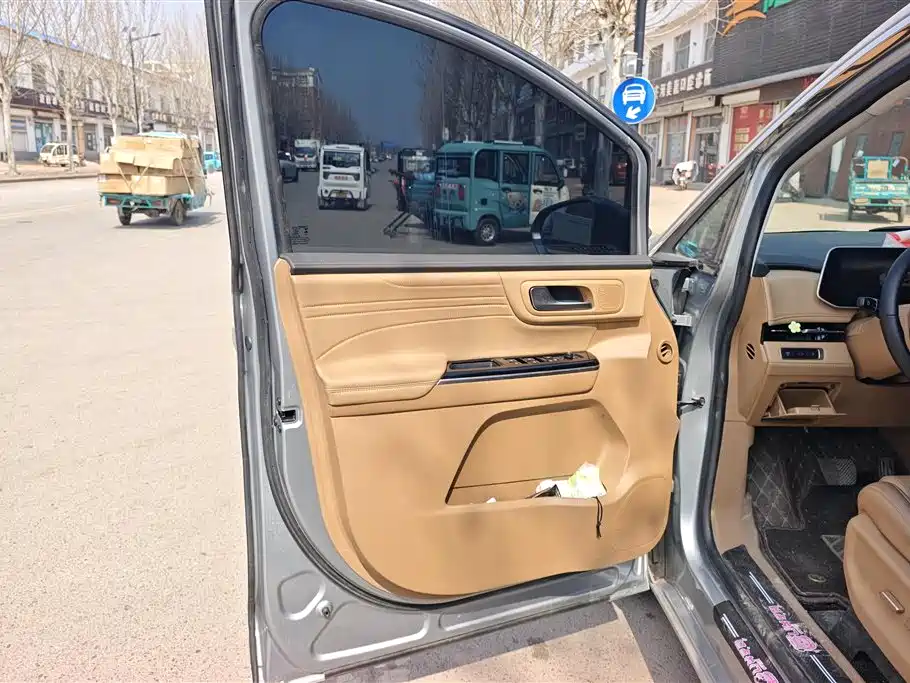 JAC Motors RUIFENG RF8 PHEV