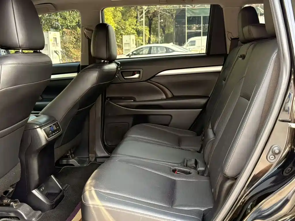 Toyota Highlander — миниатюра 4
