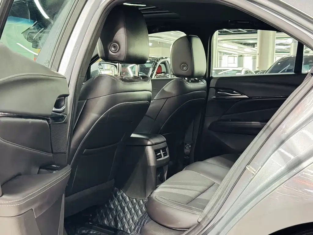 Cadillac CT4 — миниатюра 6