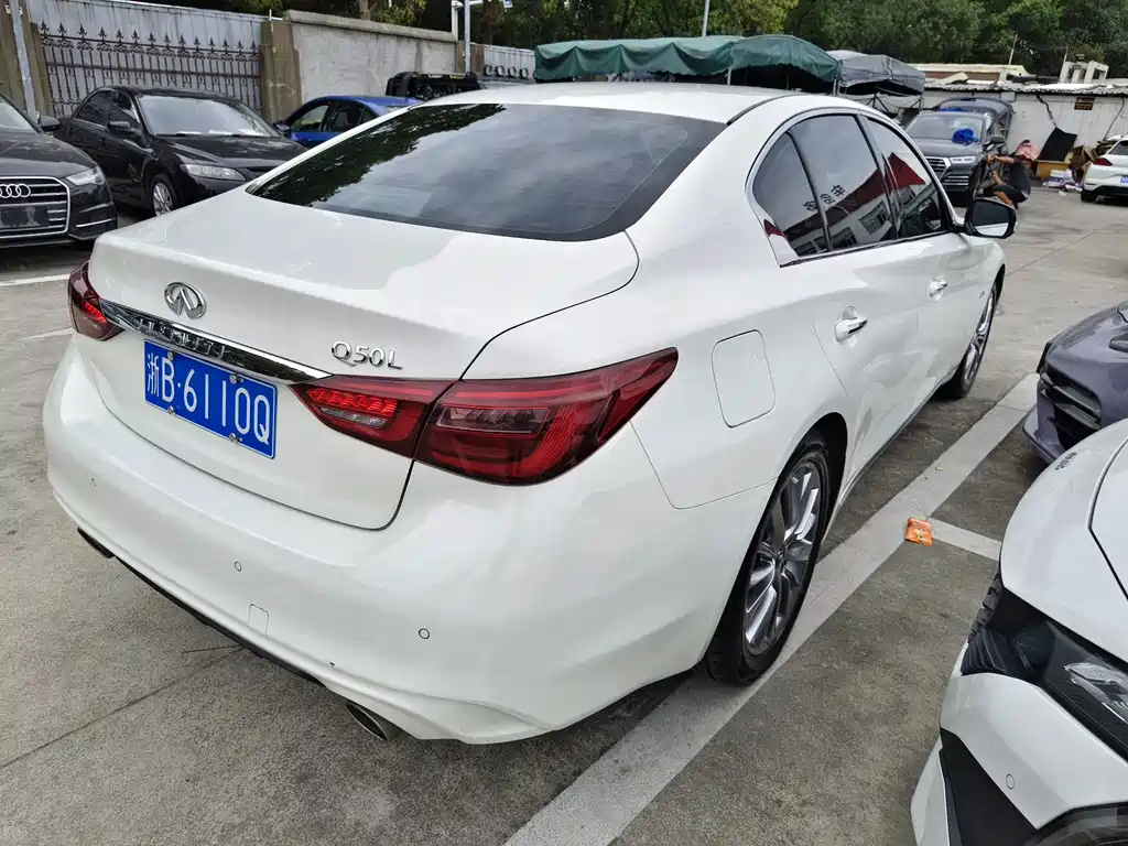 Infiniti Q50L — миниатюра 5