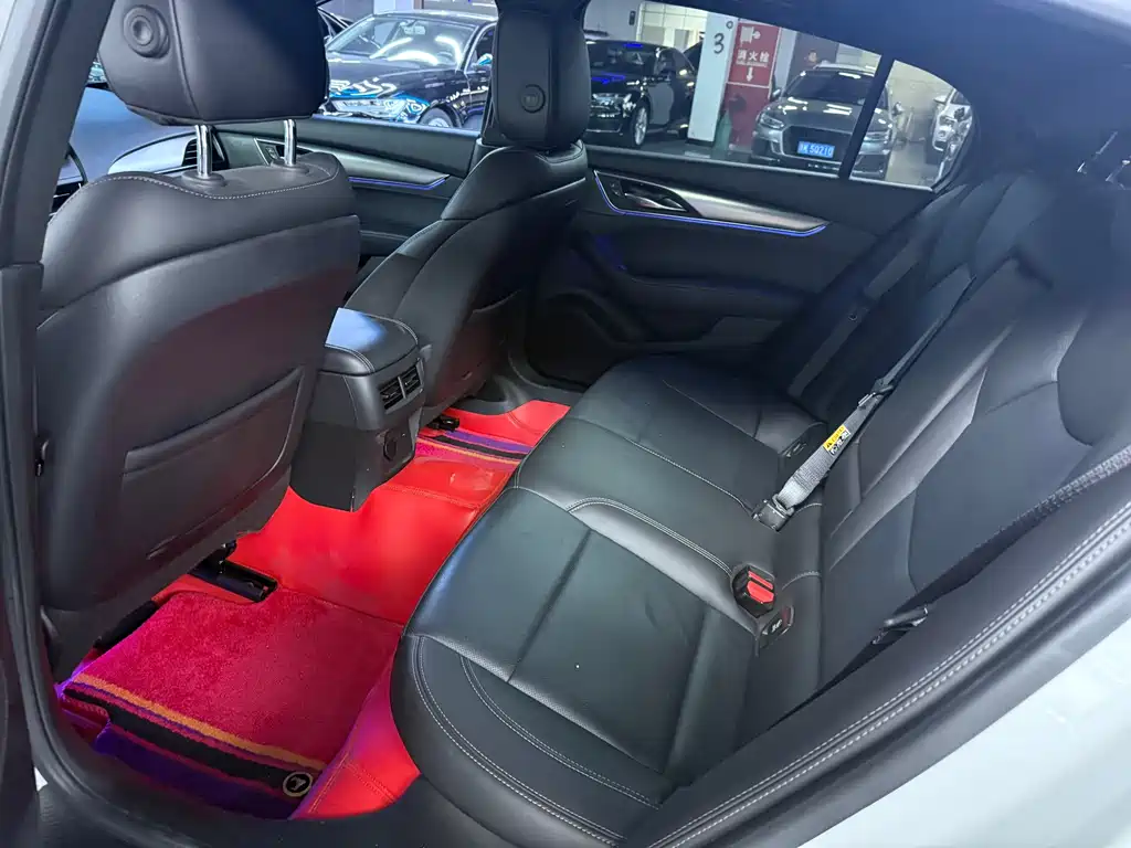 Cadillac CT5 — миниатюра 9