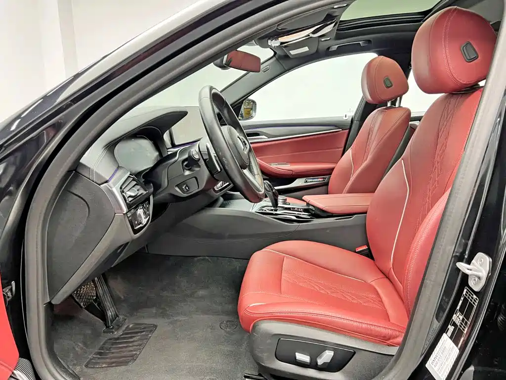 BMW 5 Series — миниатюра 12