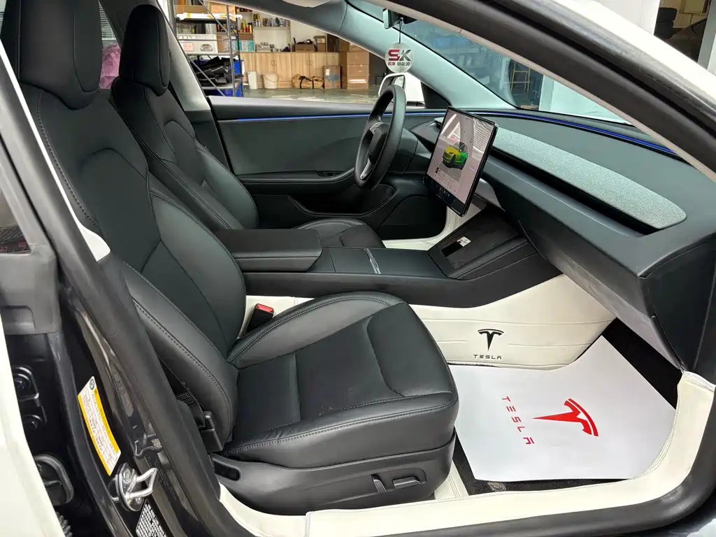 Tesla Model 3 — миниатюра 11