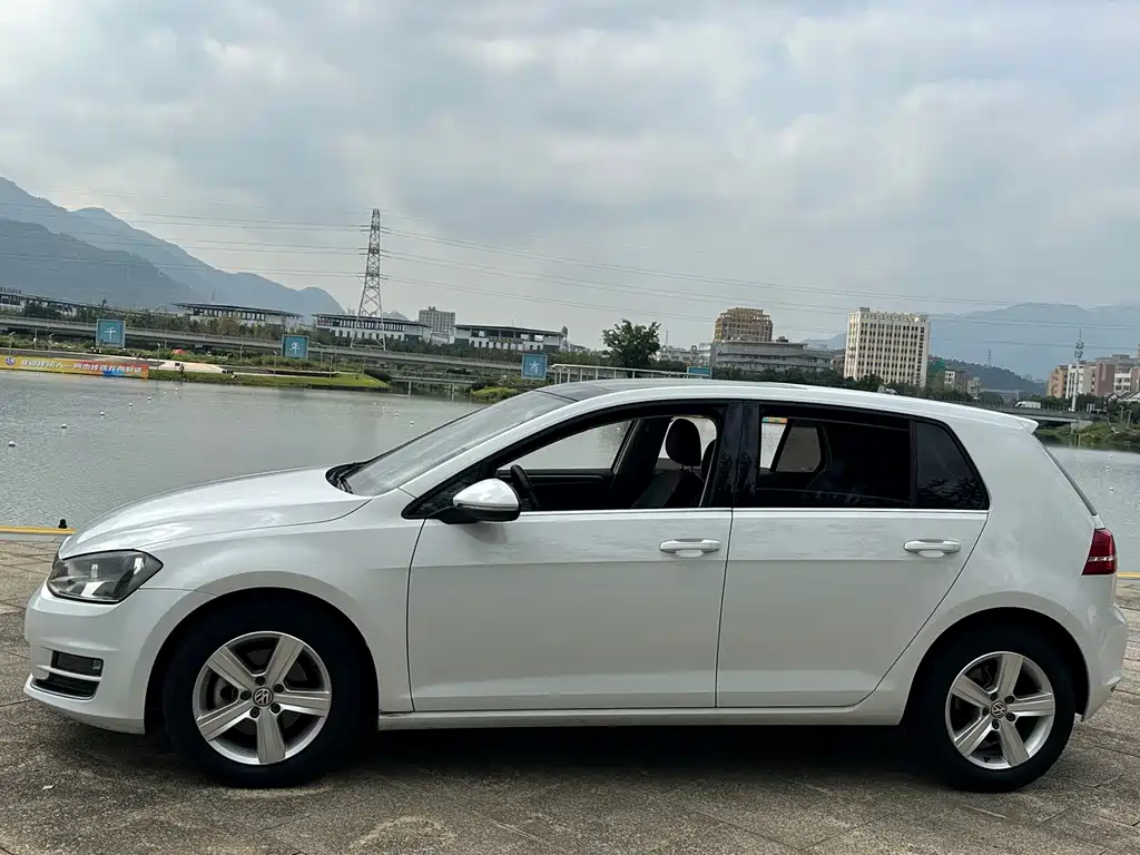 Volkswagen Golf — миниатюра 6