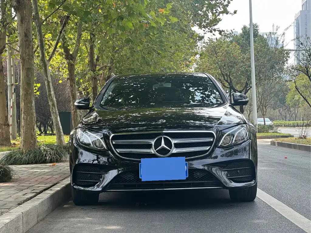 Mercedes-Benz E-Class — миниатюра 2