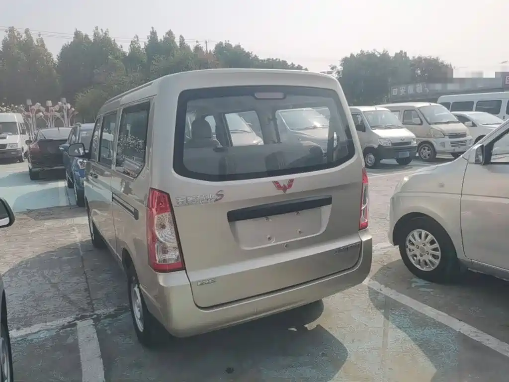 Wuling Rongguang — миниатюра 5