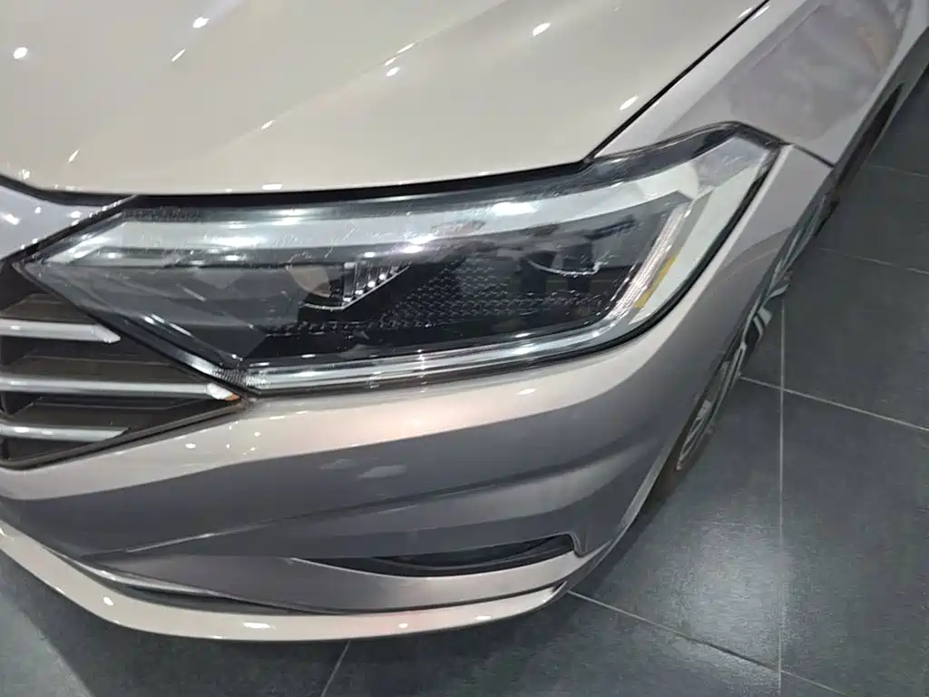 Volkswagen Sagitar — миниатюра 24