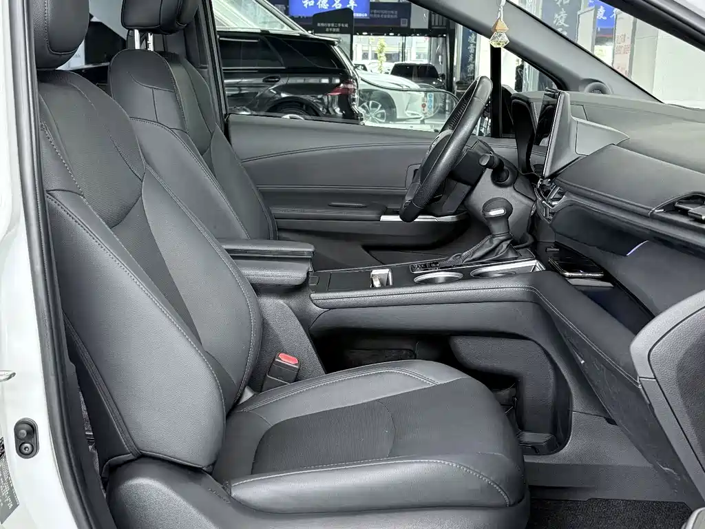 Toyota Sienna — миниатюра 10
