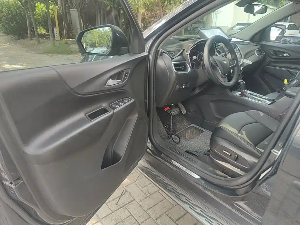 Chevrolet Equinox — миниатюра 16