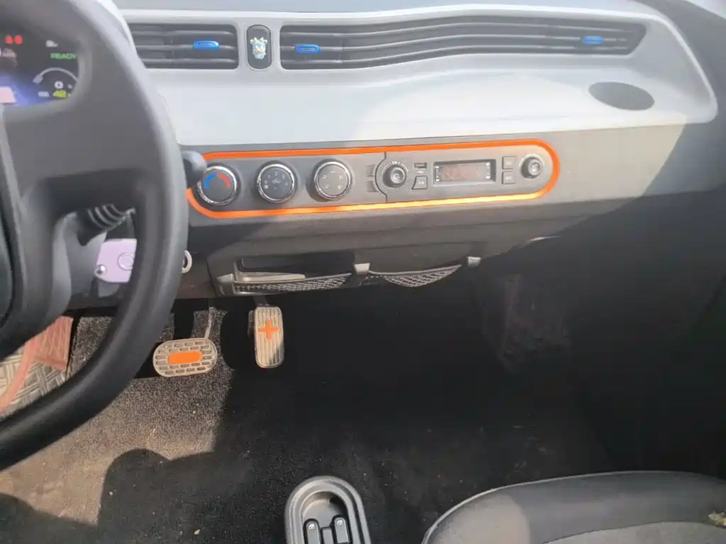 Wuling MINIEV — миниатюра 13