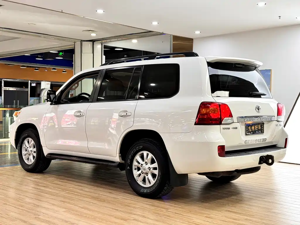 Toyota Land Cruiser 2012 4.0L AT VX
