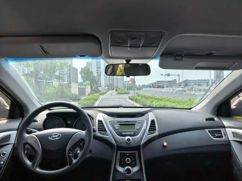 Hyundai Elantra Langdong — миниатюра 9