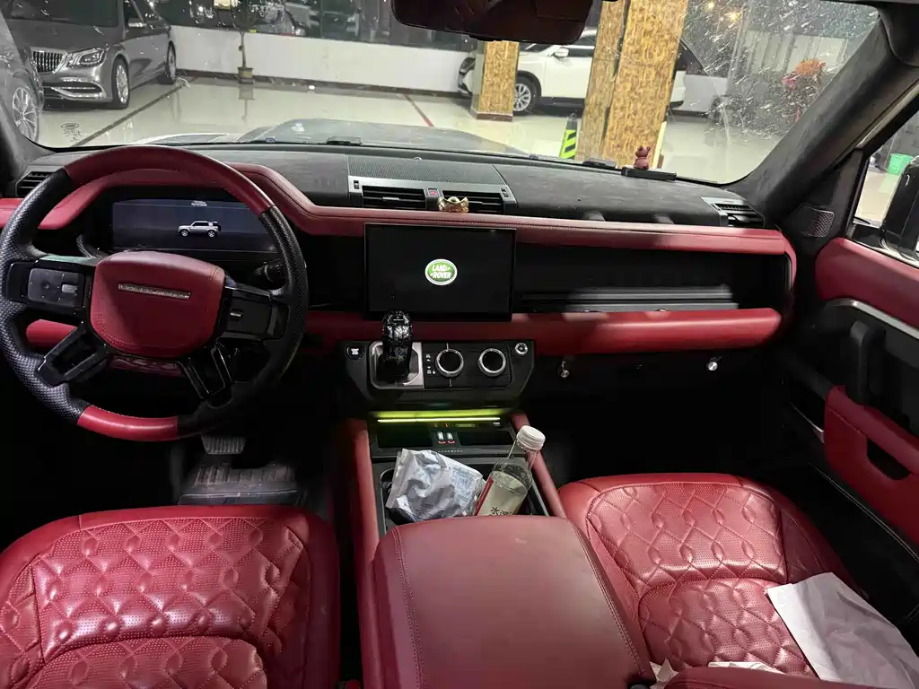 Land Rover Defender — миниатюра 7