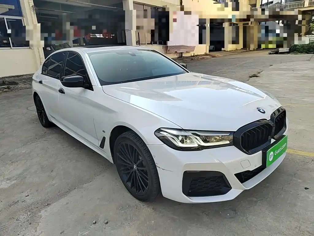 BMW 5 Series — миниатюра 4