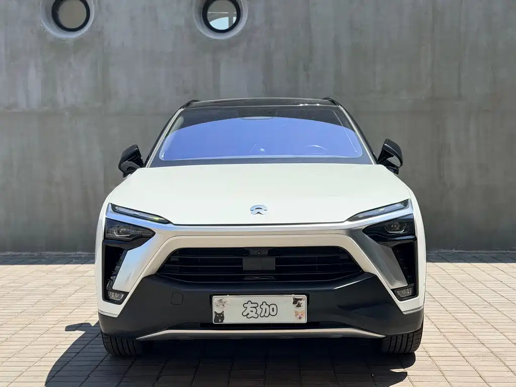 NIO ES8 2020 415KM мест