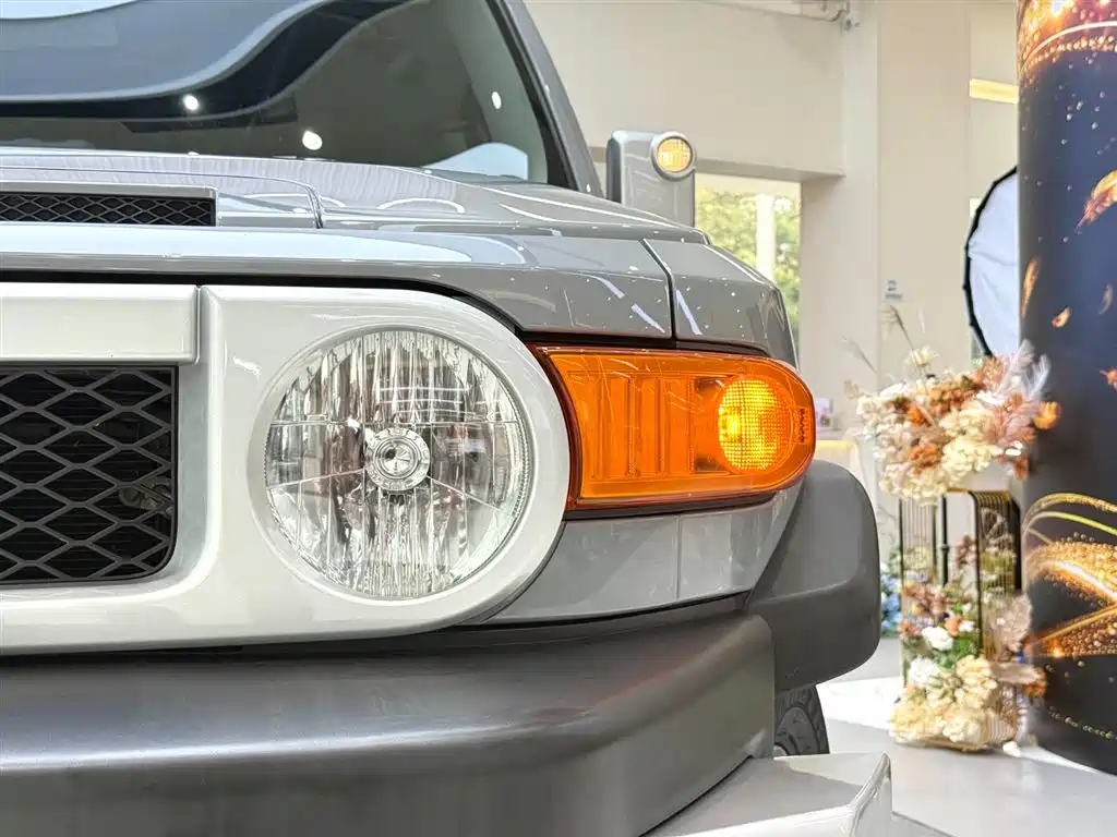 Toyota FJ Cruiser FJ 2019 4.0L AT