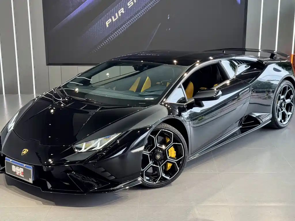 LAMBORGHINI HURACÁN