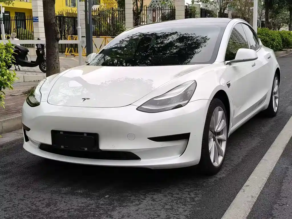 Tesla Model 3 2020