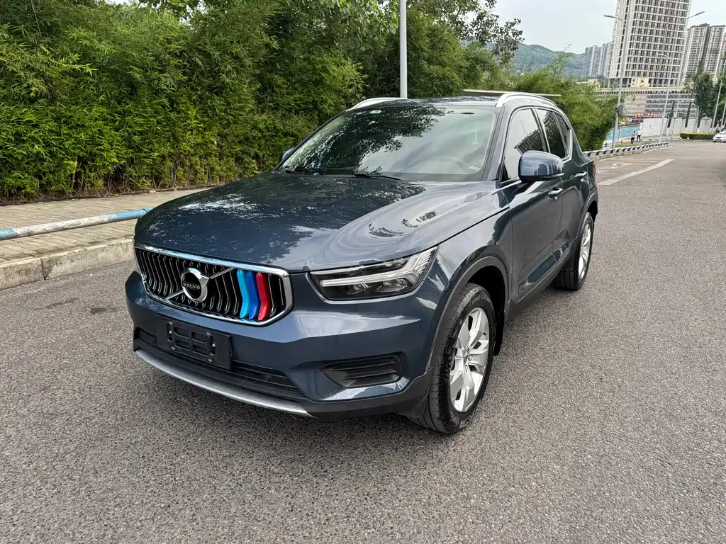 Купить Volvo XC40