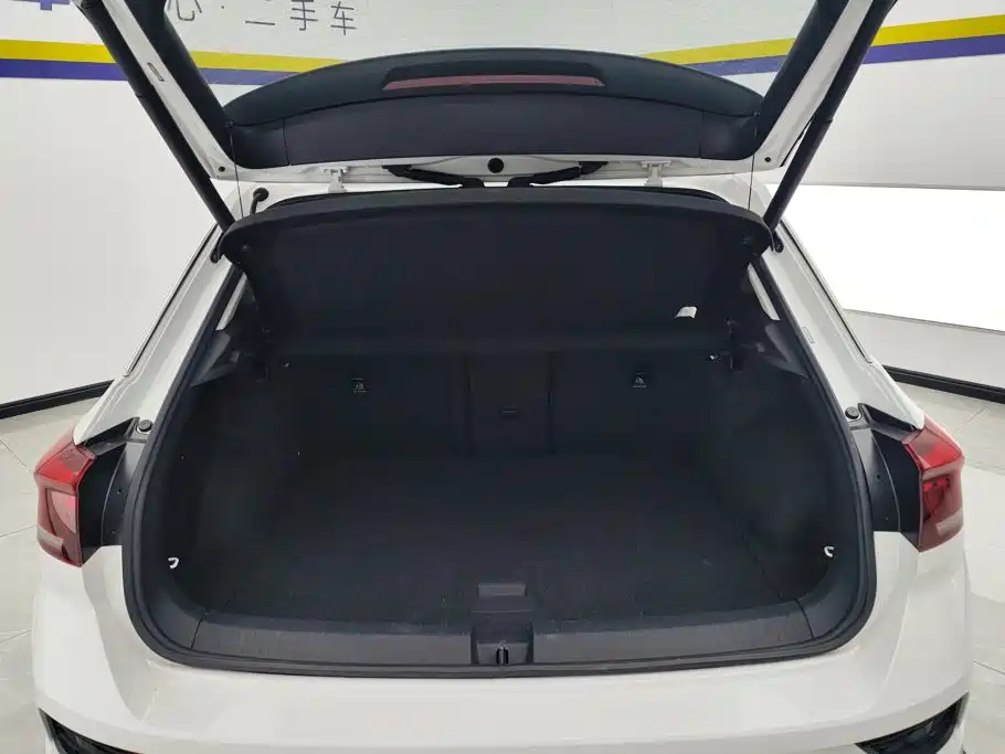 Volkswagen T-Roc — миниатюра 4
