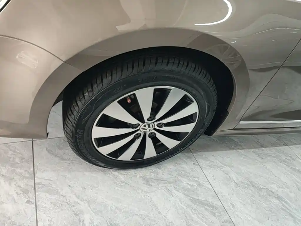 Volkswagen Sagitar — миниатюра 23