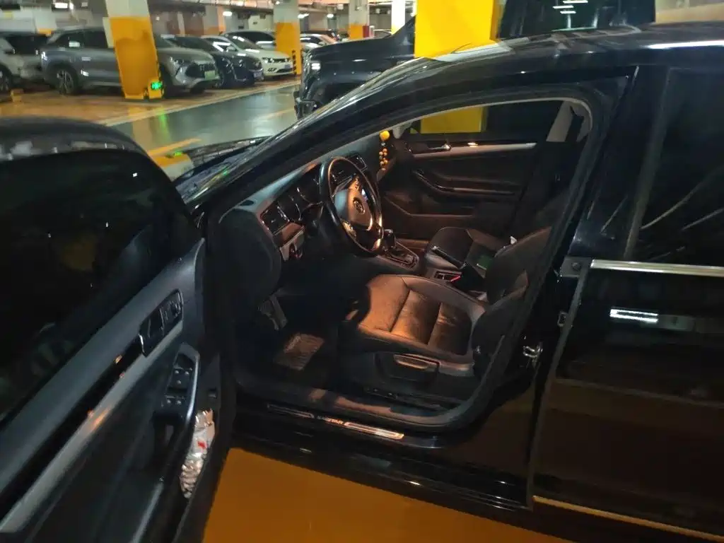 Volkswagen Sagitar — миниатюра 14