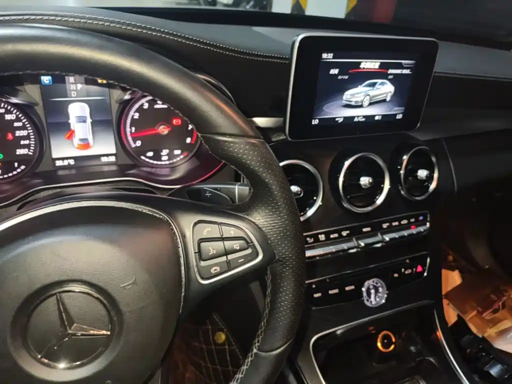 Mercedes-Benz C-Class — миниатюра 14