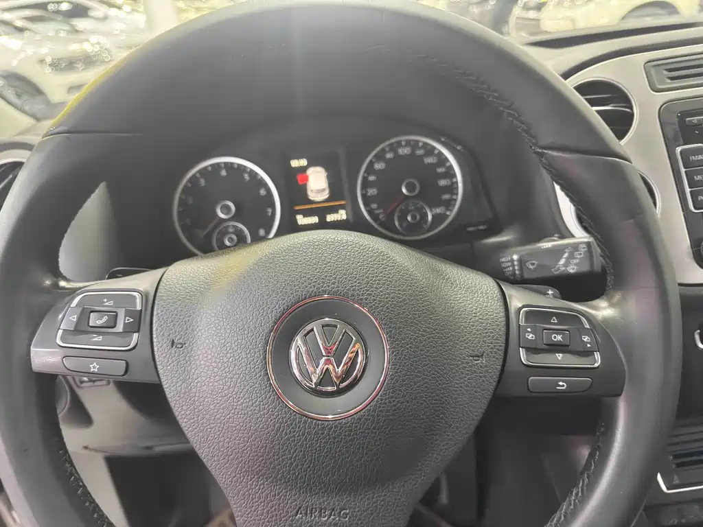 Volkswagen Tiguan — миниатюра 12