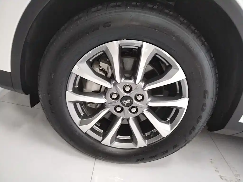 Ford Edge — миниатюра 23